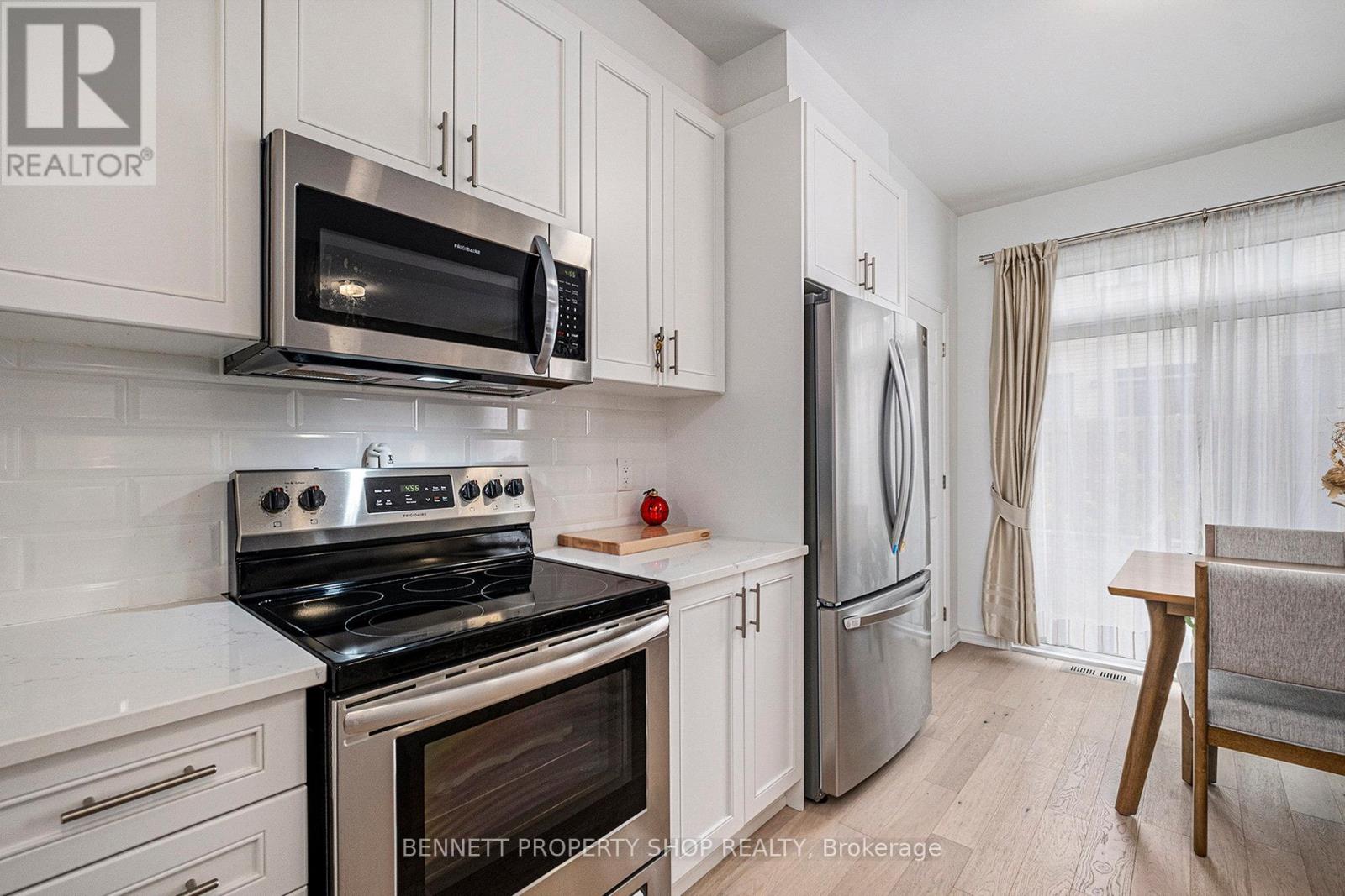 Photo 15 of 533 Rye Grass Way, Ottawa ON