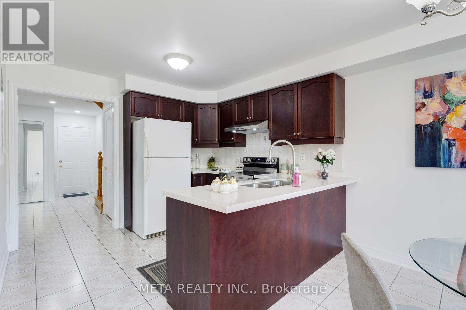 Photo 13 of 45 Trailview Lane, Caledon ON