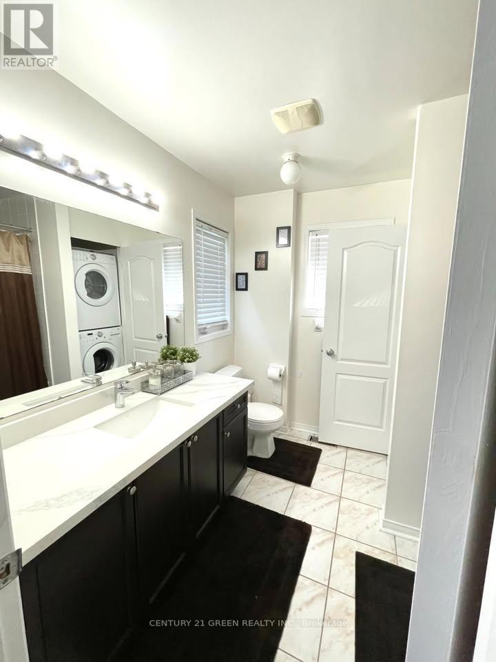Photo 15 of 39 Crannyfield Drive, Brampton ON