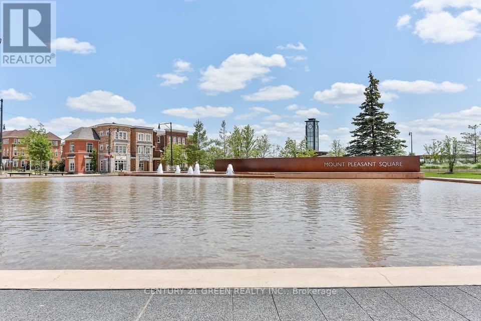Photo 2 of 39 Crannyfield Drive, Brampton ON