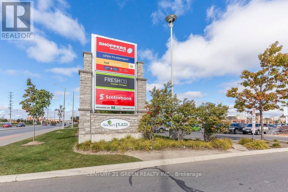 Photo 12 of 39 Crannyfield Drive, Brampton ON