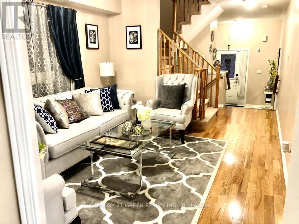Photo 28 of 39 Crannyfield Drive, Brampton ON