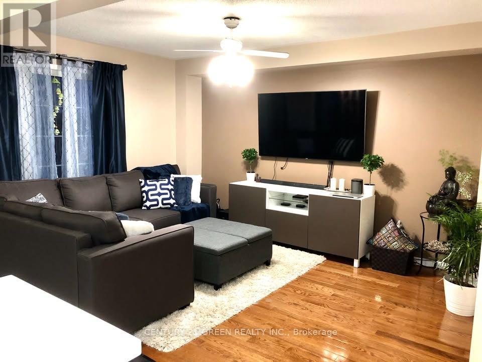 Photo 18 of 39 Crannyfield Drive, Brampton ON