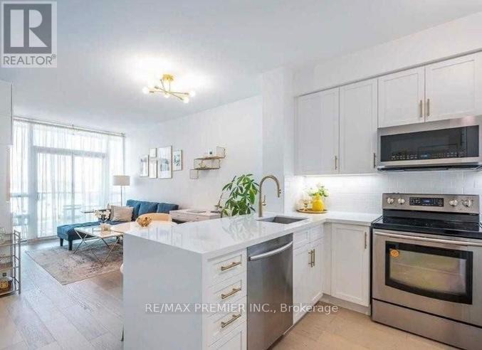 Photo 4 of 411 3391 Bloor Street W, Toronto ON