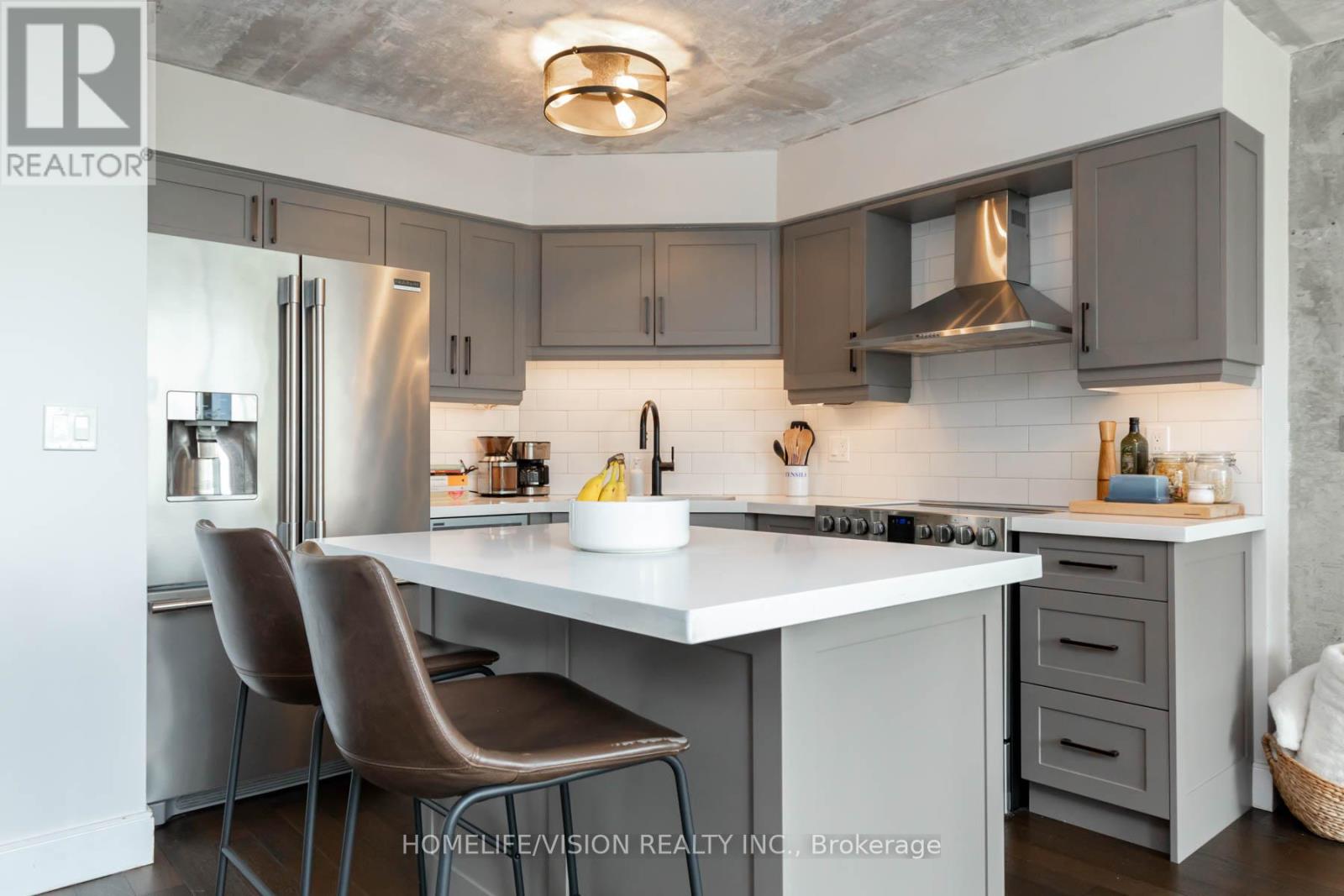 Photo 10 of 704 250 Manitoba Street, Toronto ON