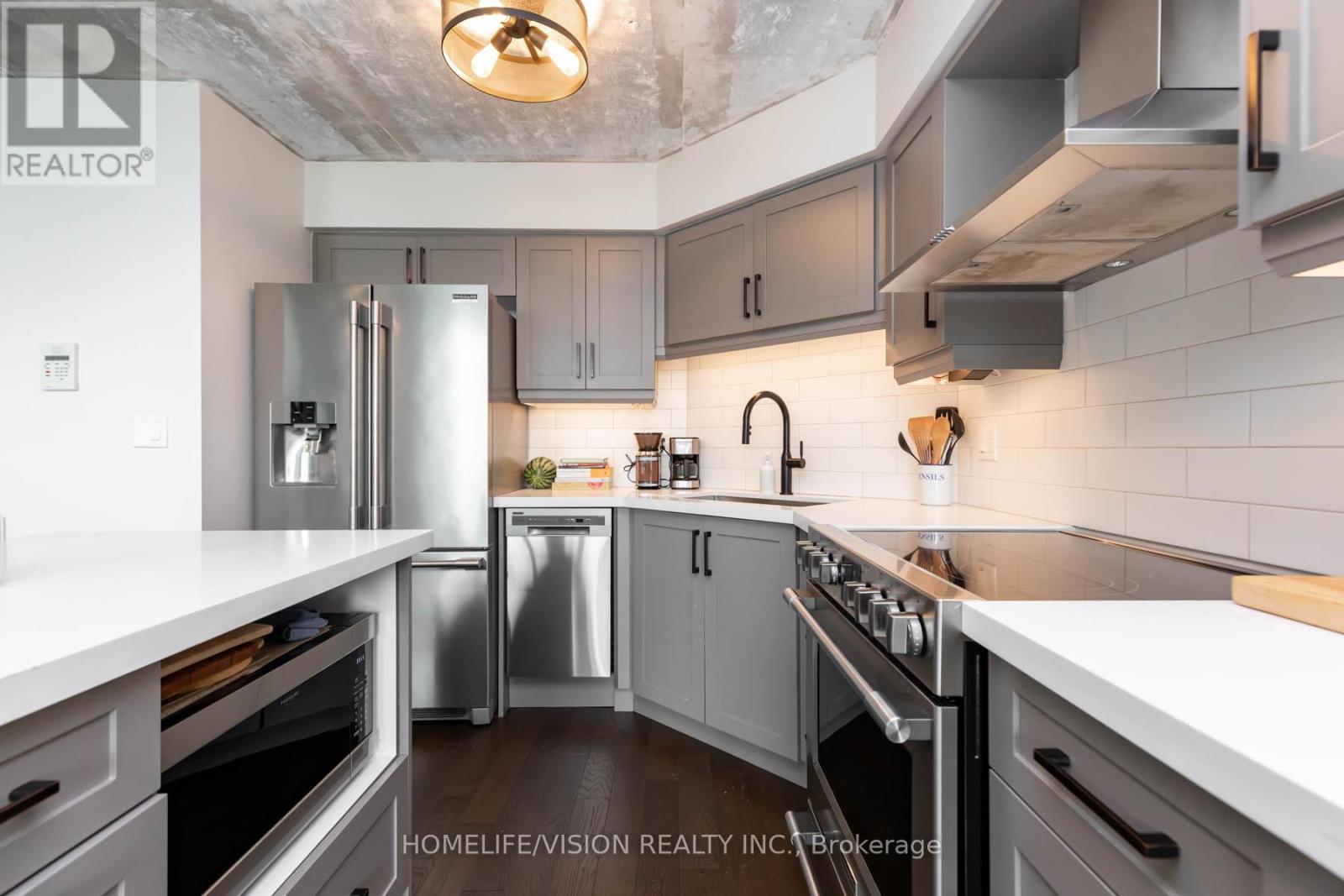 Photo 13 of 704 250 Manitoba Street, Toronto ON