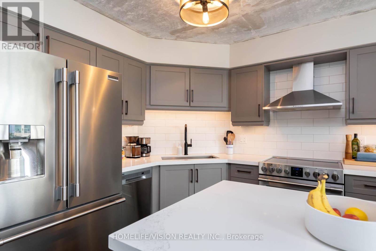 Photo 15 of 704 250 Manitoba Street, Toronto ON