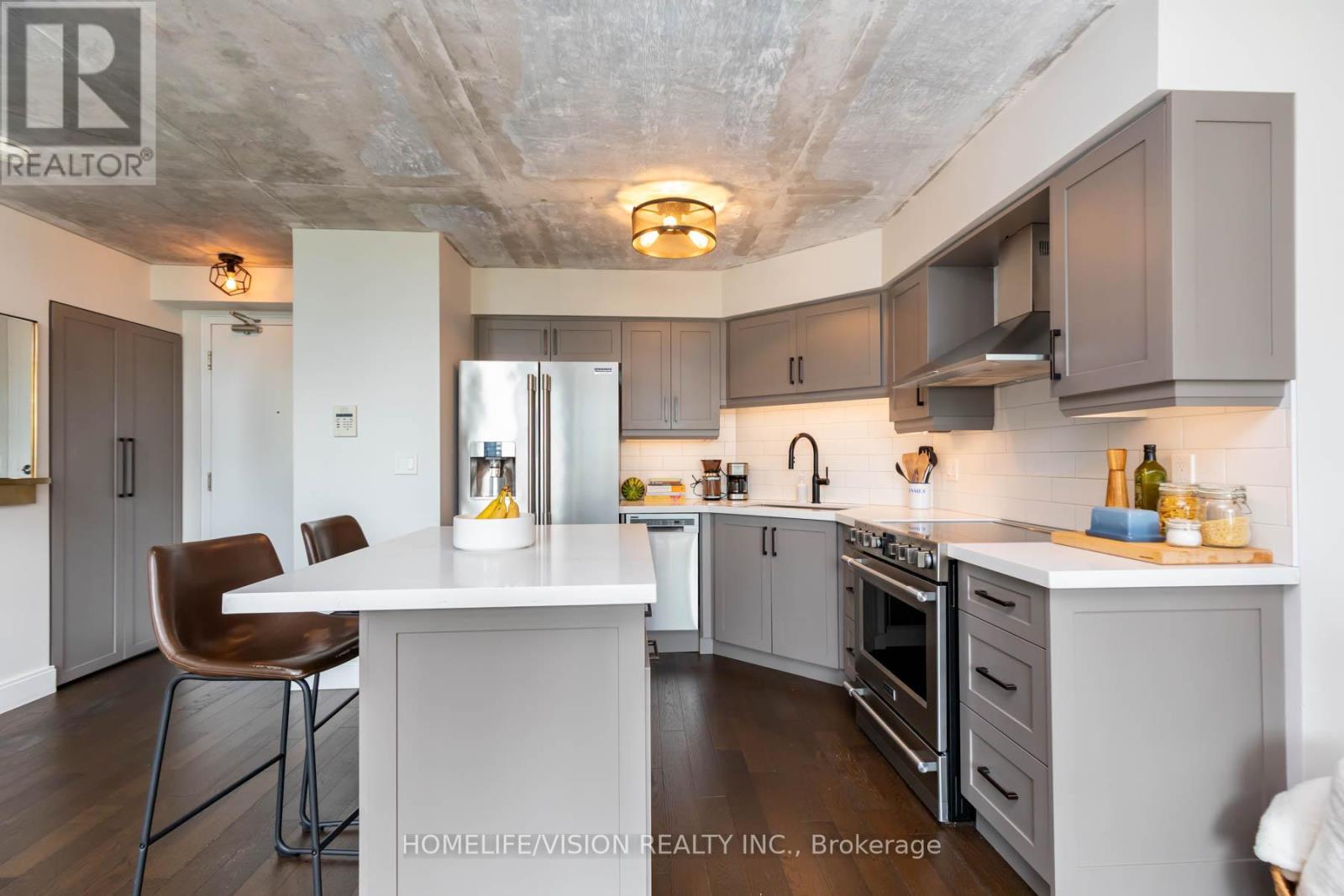 Photo 17 of 704 250 Manitoba Street, Toronto ON