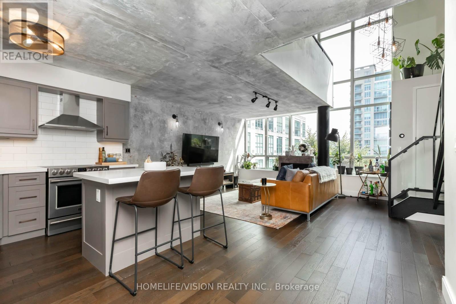 Photo 2 of 704 250 Manitoba Street, Toronto ON
