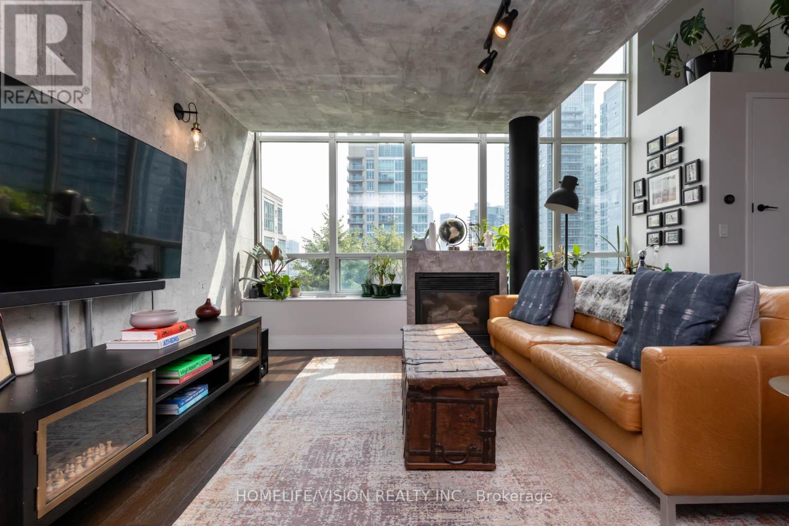 Photo 5 of 704 250 Manitoba Street, Toronto ON