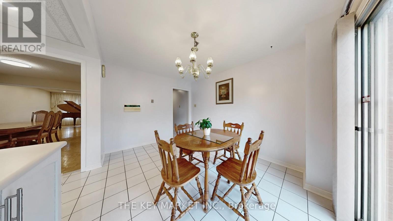 Photo 19 of 4561 Gladebrook Crescent, Mississauga ON