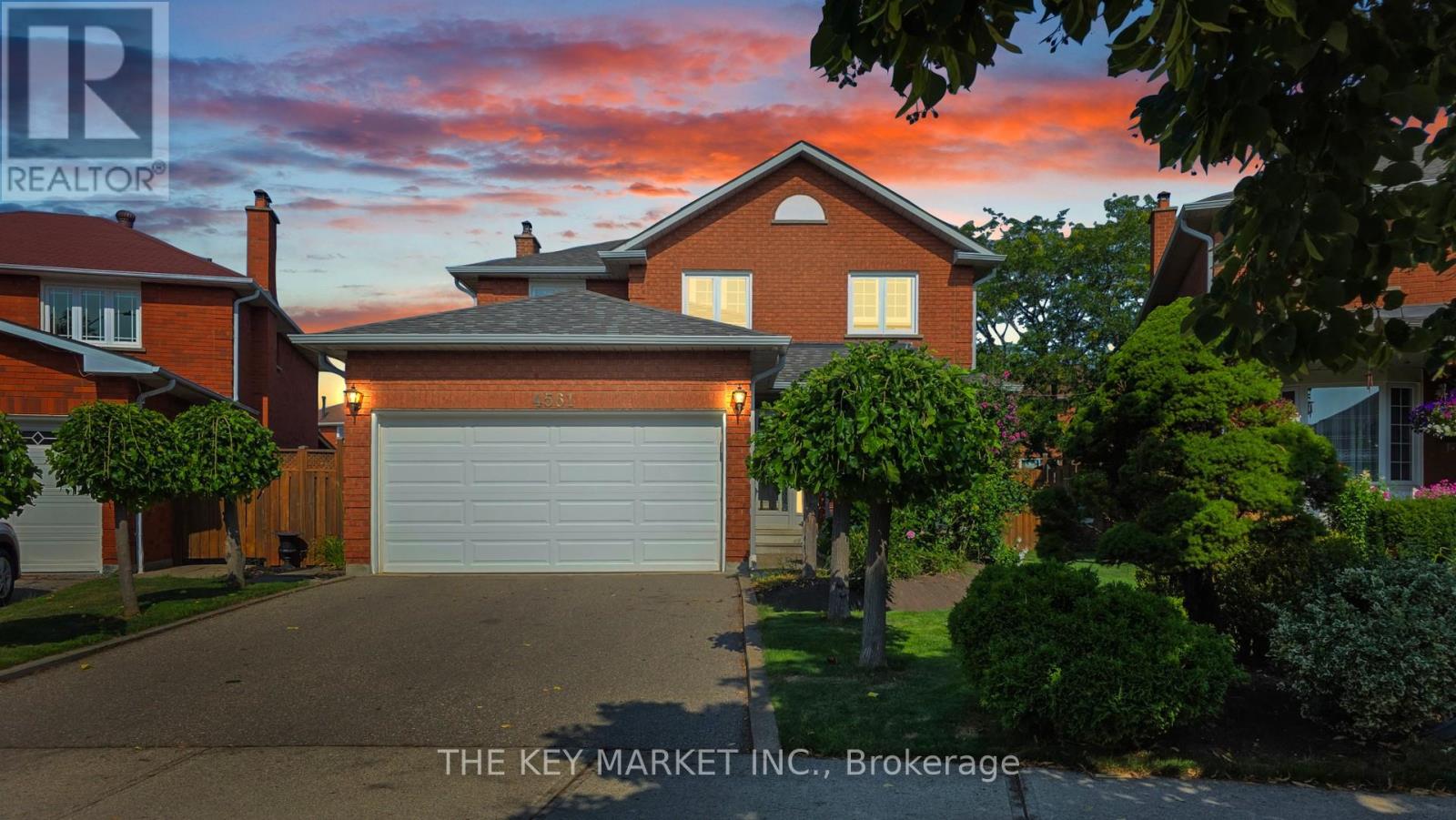 Photo 2 of 4561 Gladebrook Crescent, Mississauga ON