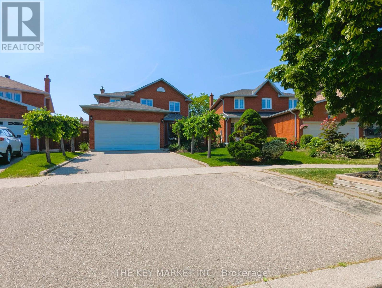 Photo 3 of 4561 Gladebrook Crescent, Mississauga ON