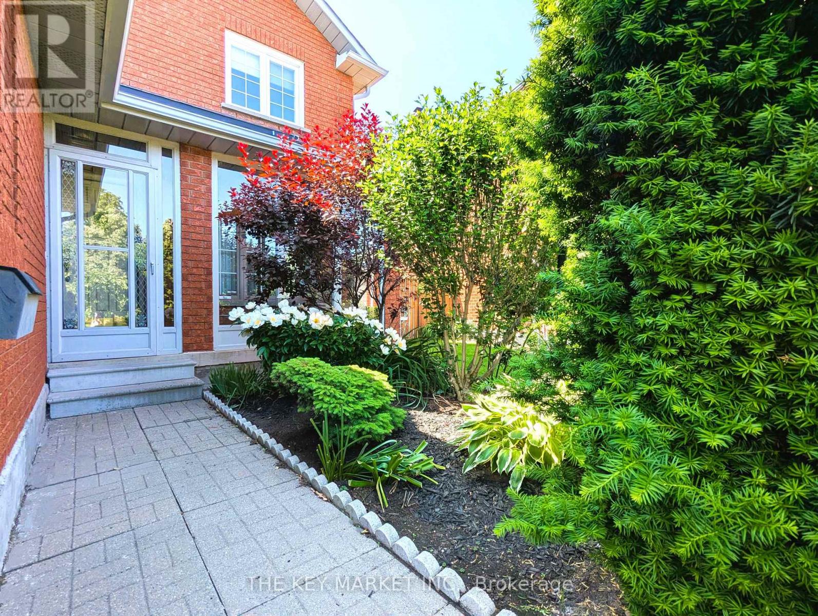 Photo 5 of 4561 Gladebrook Crescent, Mississauga ON