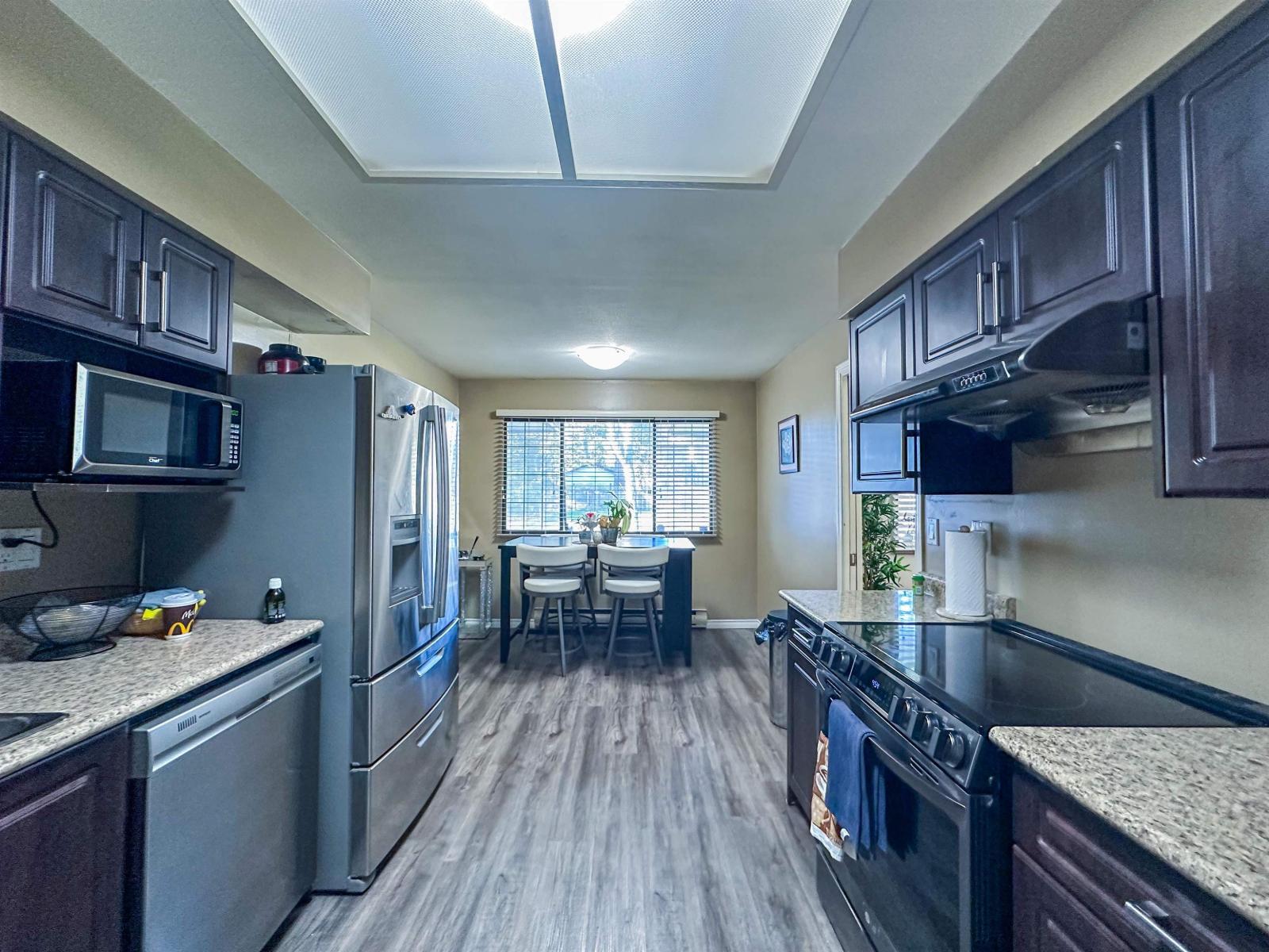 Photo 10 of 15324 22 Avenue, Surrey BC