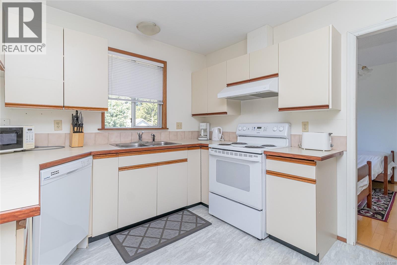 Photo 17 of 9975 Victoria Rd, Chemainus BC