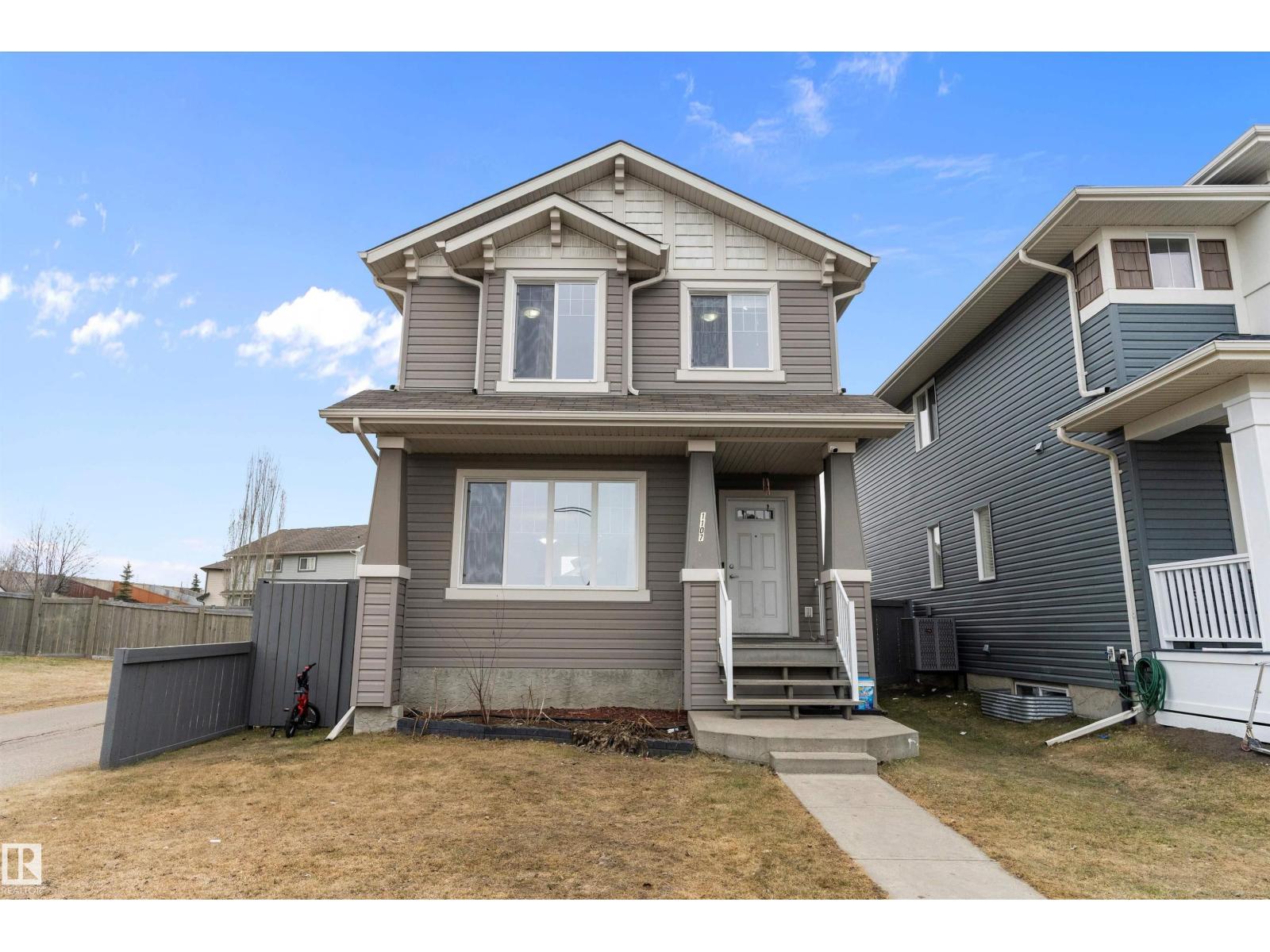 Photo 2 of 1107 36 Av Nw, Edmonton AB