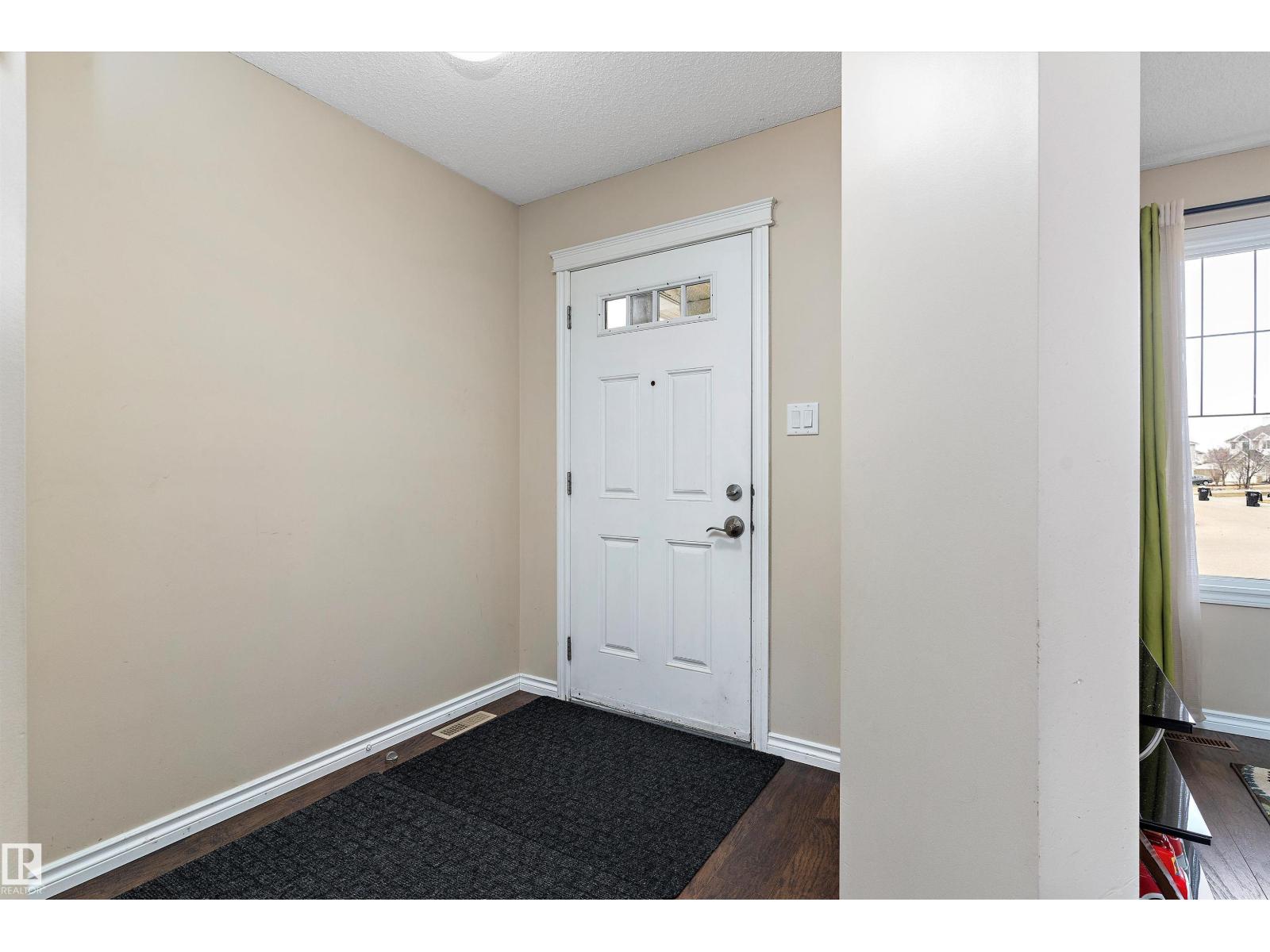 Photo 4 of 1107 36 Av Nw, Edmonton AB