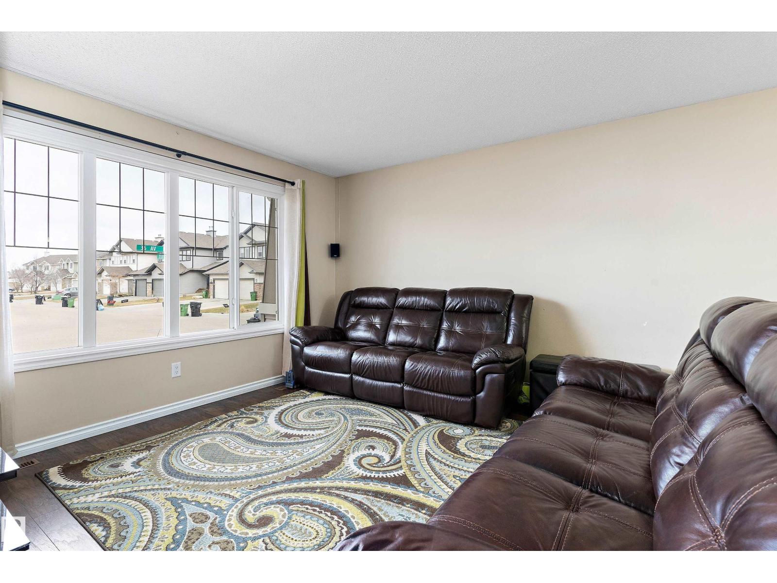 Photo 7 of 1107 36 Av Nw, Edmonton AB