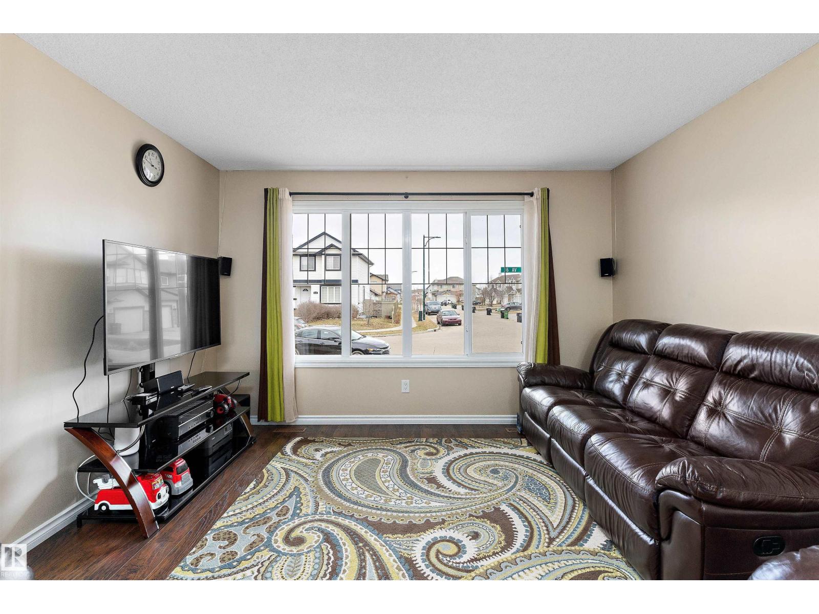 Photo 9 of 1107 36 Av Nw, Edmonton AB