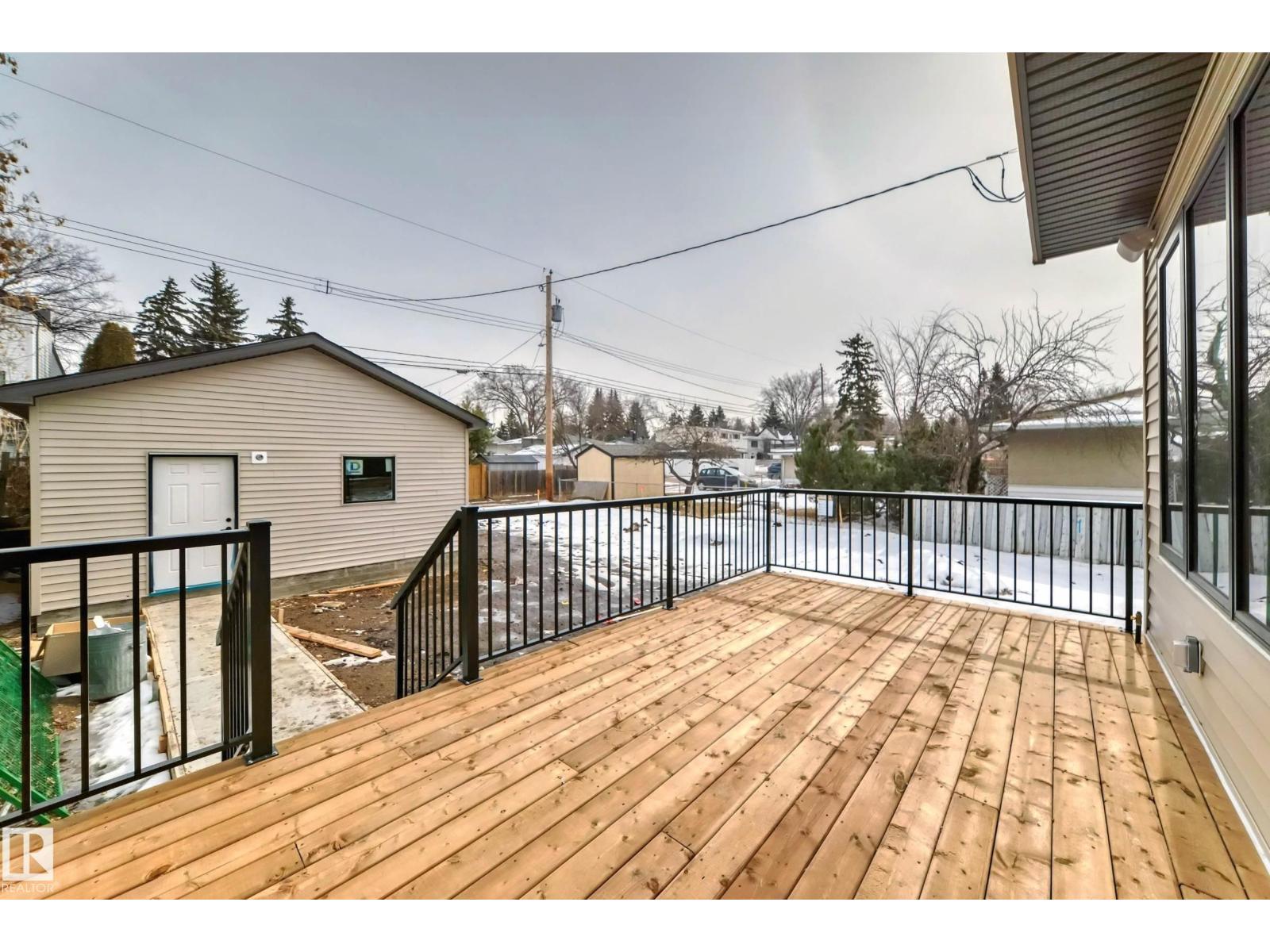 Photo 3 of 9633 85 St Nw, Edmonton AB