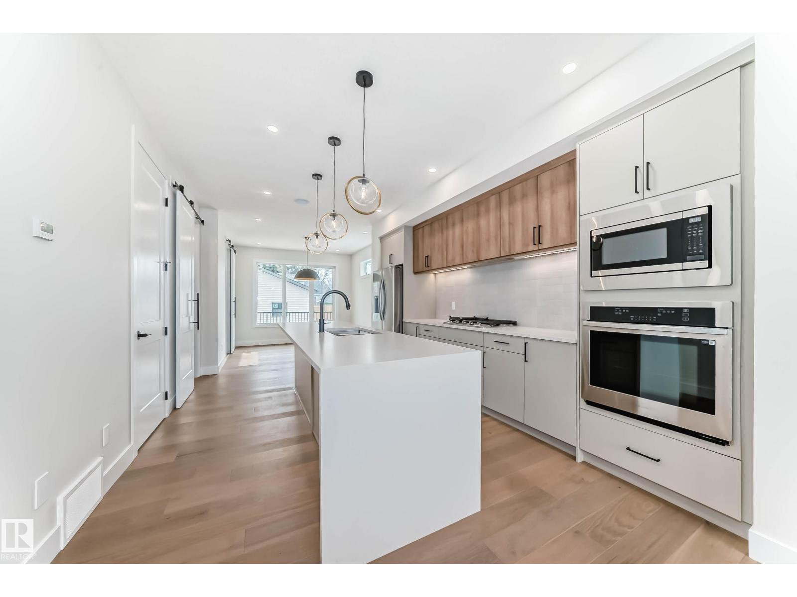 Photo 16 of 9633 85 St Nw, Edmonton AB