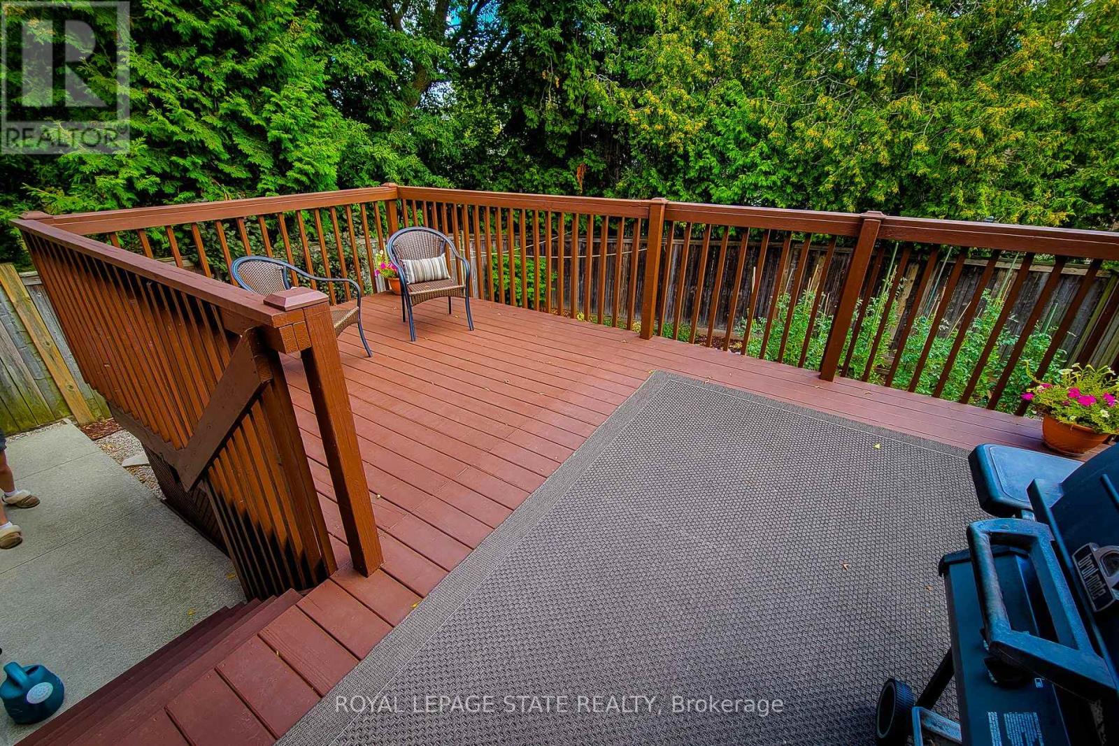 Photo 38 of 9 78 Peachwood Crescent, Hamilton ON