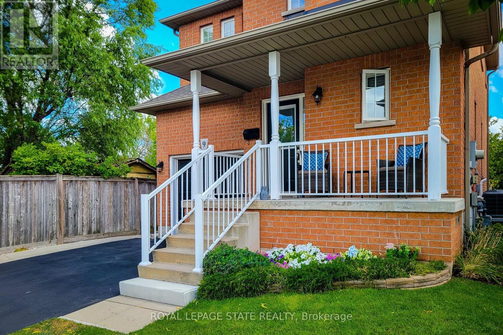 Photo 39 of 9 78 Peachwood Crescent, Hamilton ON