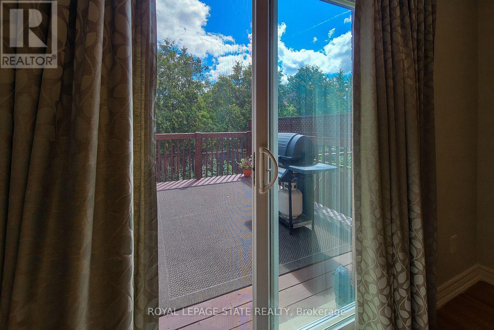 Photo 3 of 9 78 Peachwood Crescent, Hamilton ON