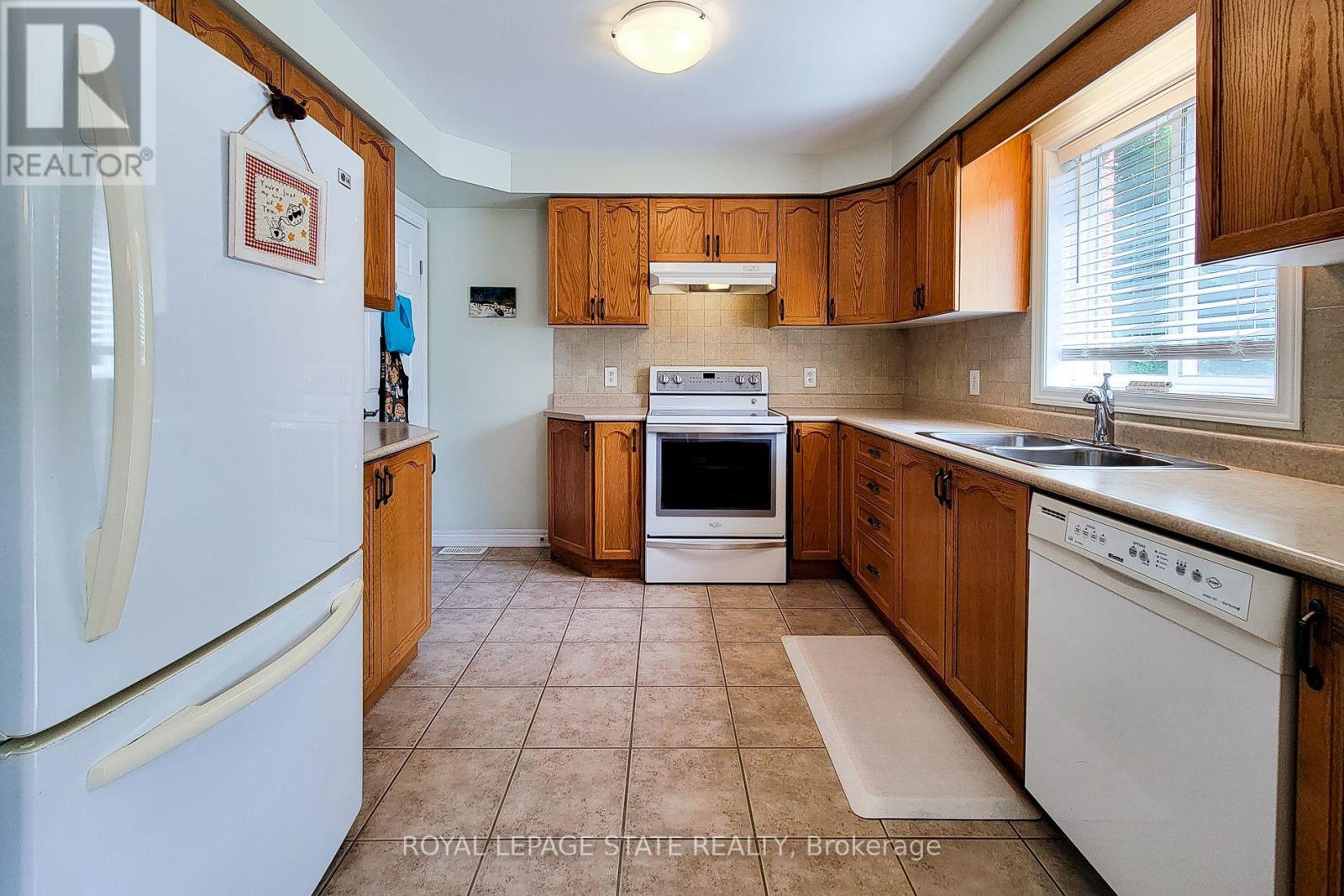 Photo 13 of 9 78 Peachwood Crescent, Hamilton ON