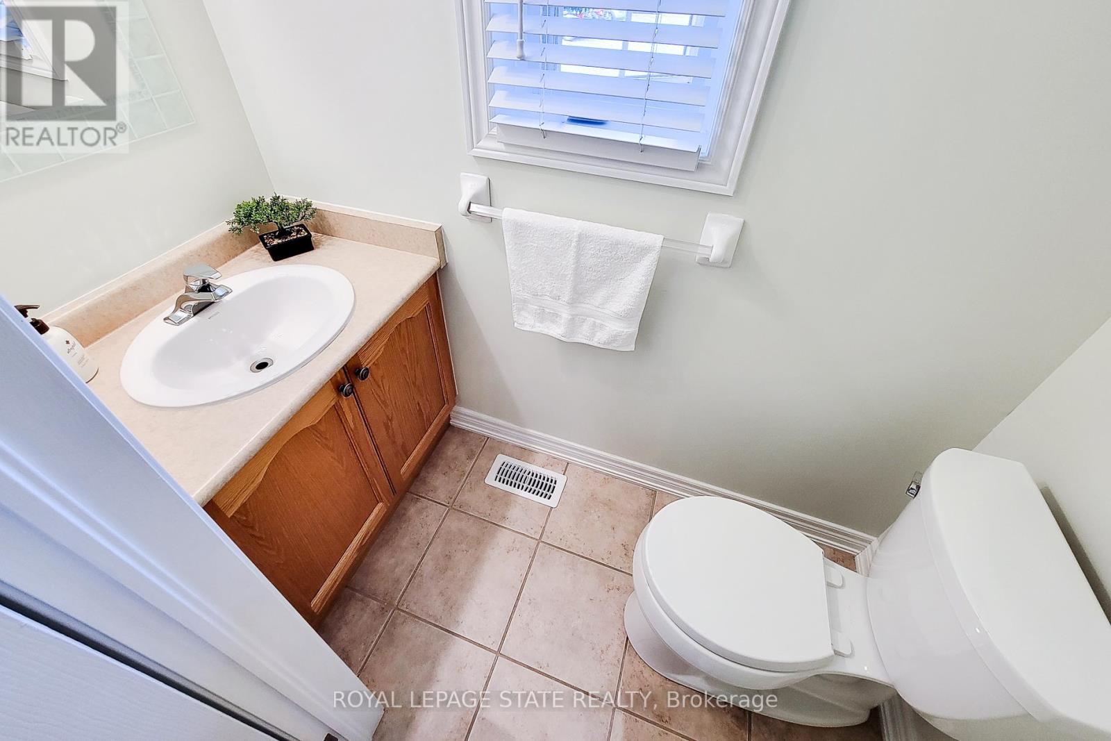 Photo 34 of 9 78 Peachwood Crescent, Hamilton ON