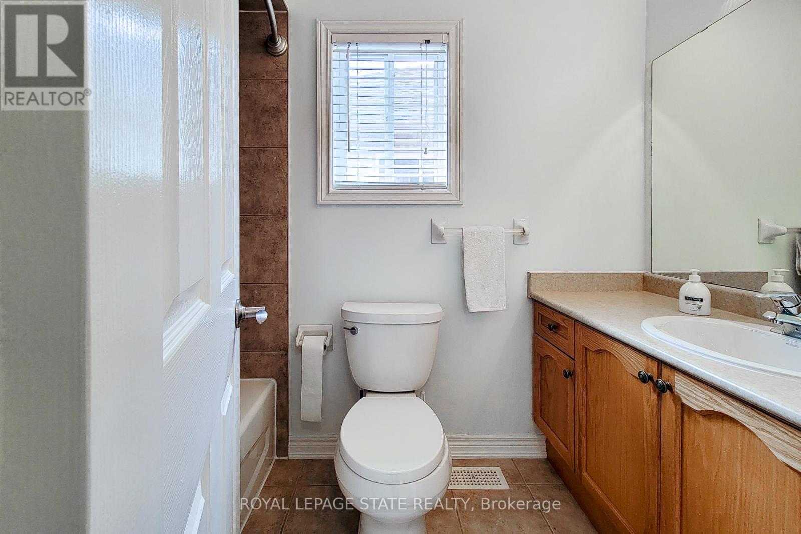 Photo 21 of 9 78 Peachwood Crescent, Hamilton ON