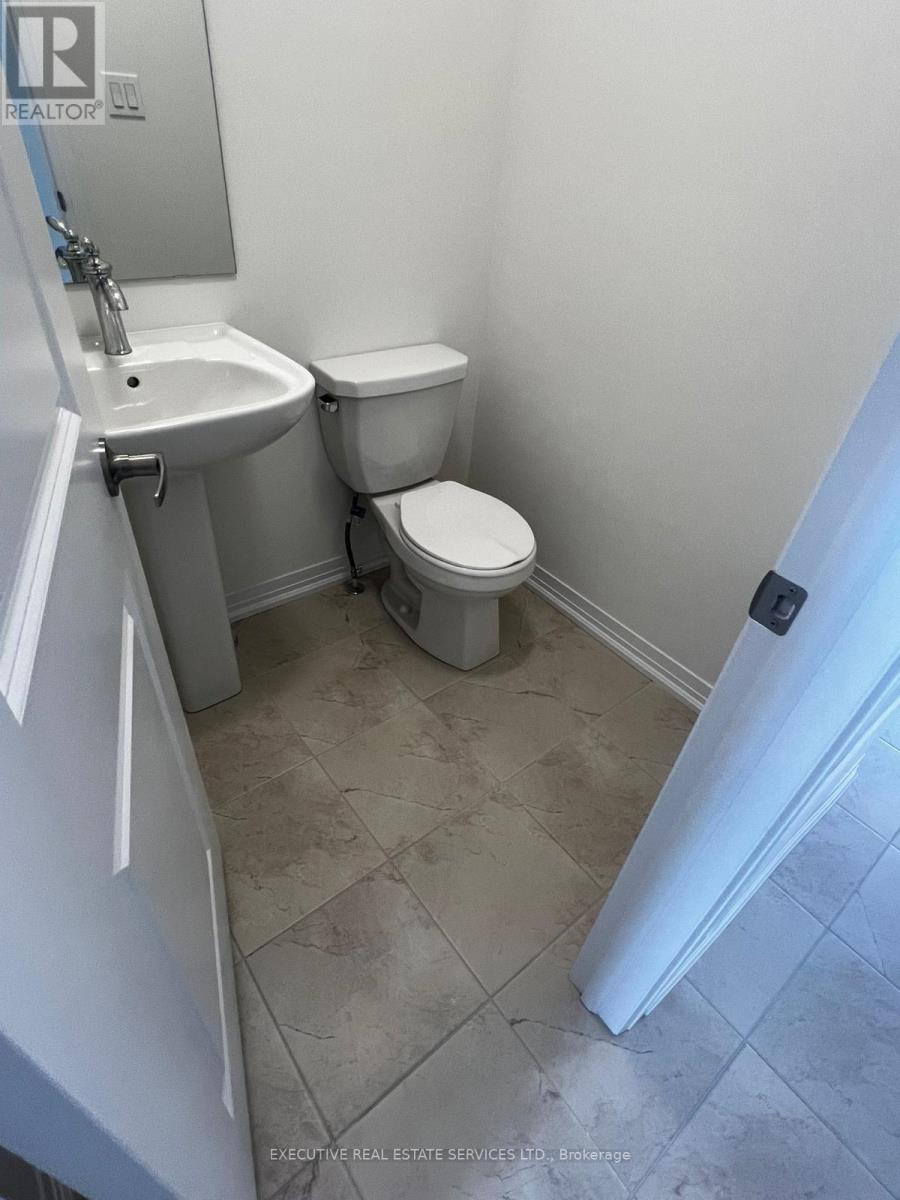 Photo 13 of 16 15 Blacklock Street, Cambridge ON