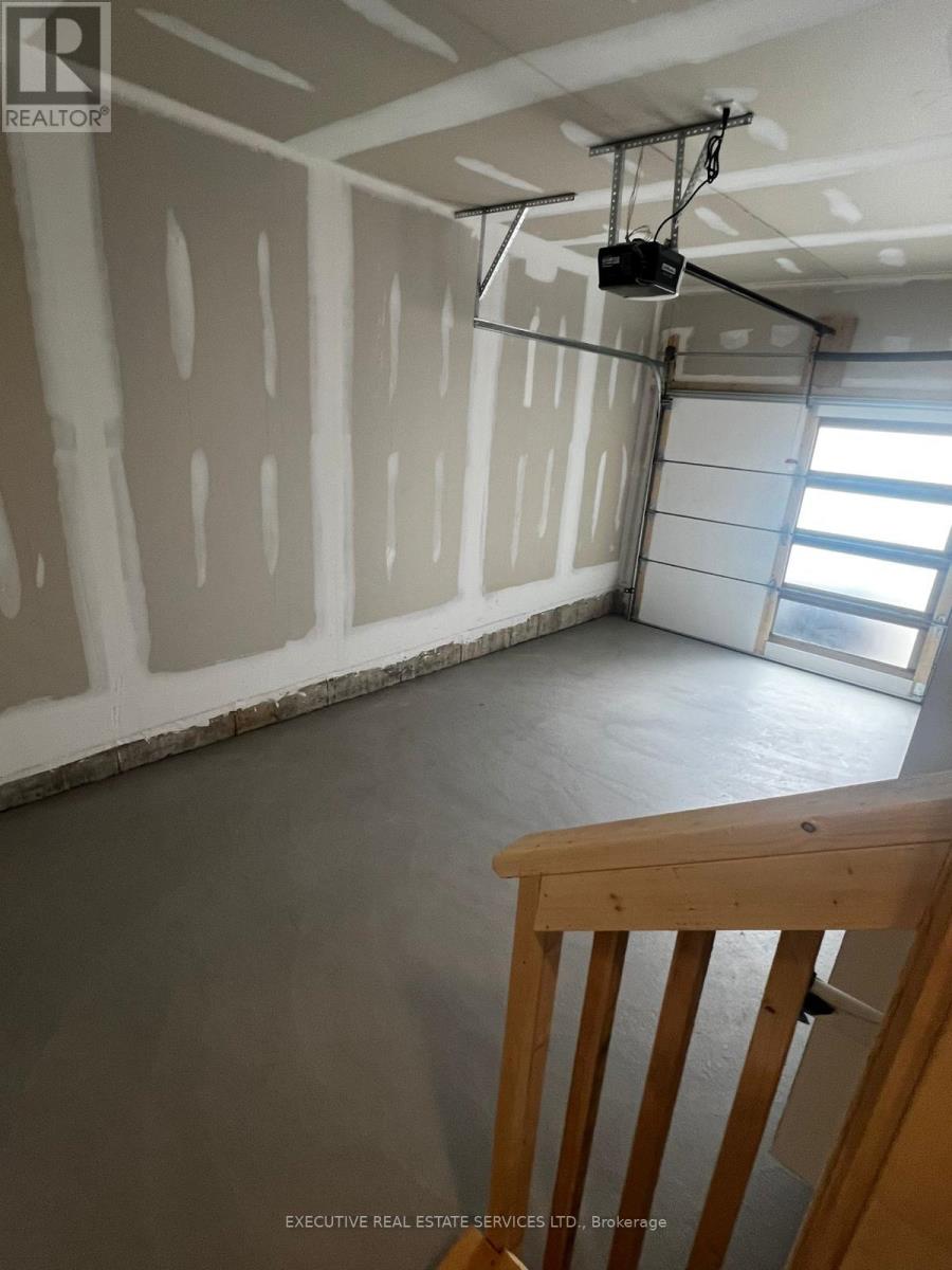 Photo 18 of 16 15 Blacklock Street, Cambridge ON