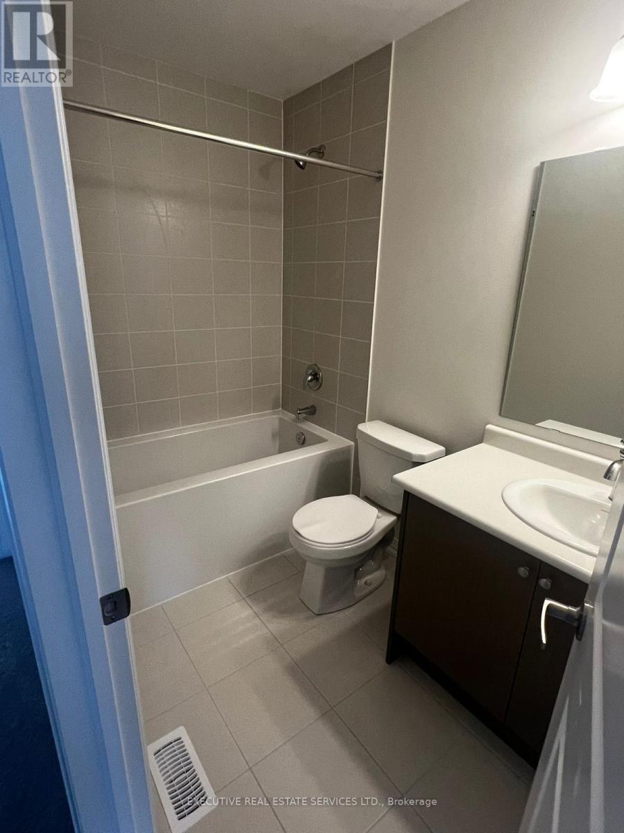 Photo 17 of 16 15 Blacklock Street, Cambridge ON
