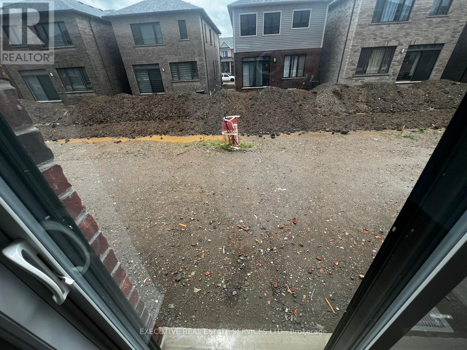 Photo 20 of 16 15 Blacklock Street, Cambridge ON