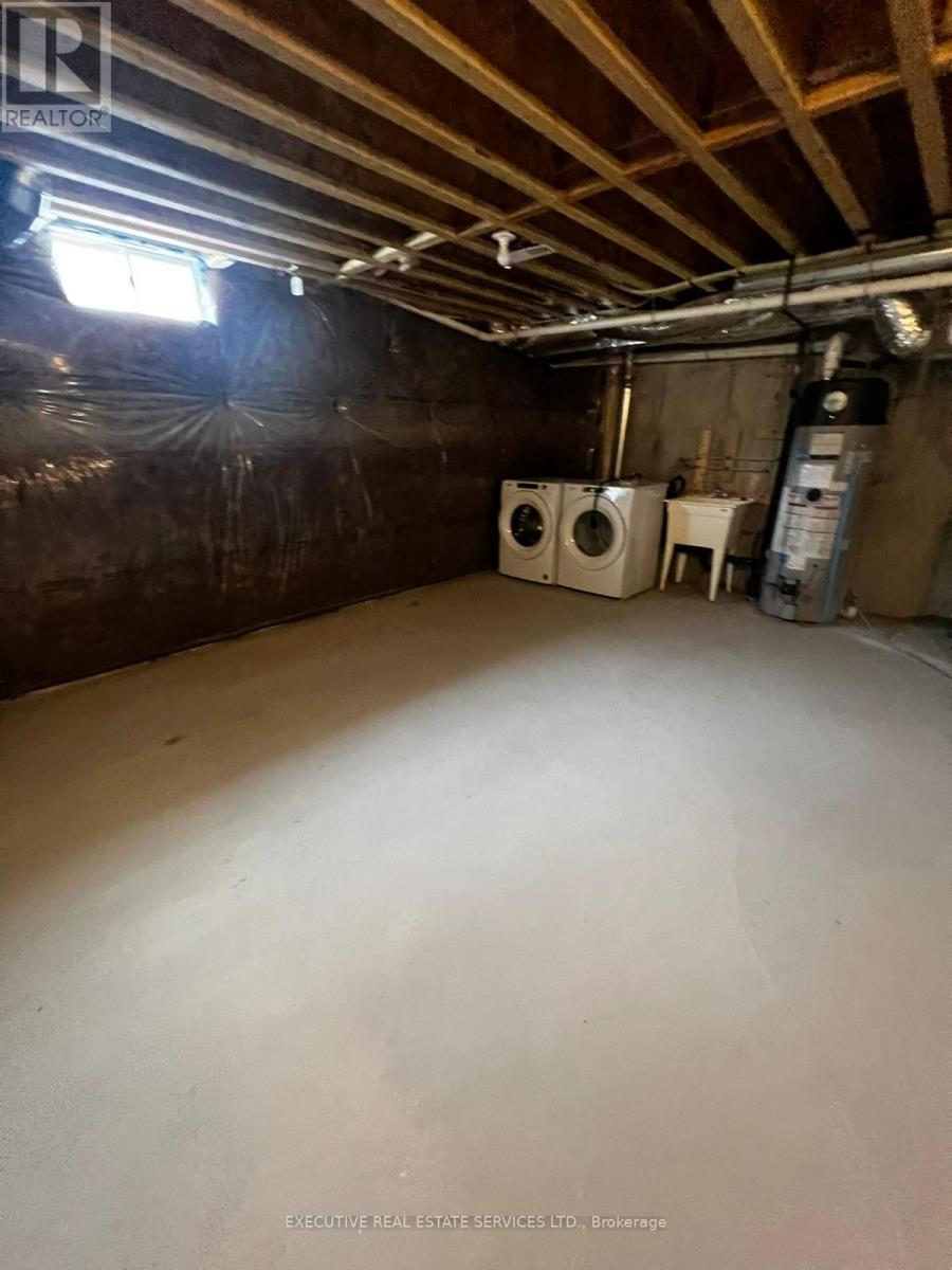 Photo 8 of 16 15 Blacklock Street, Cambridge ON