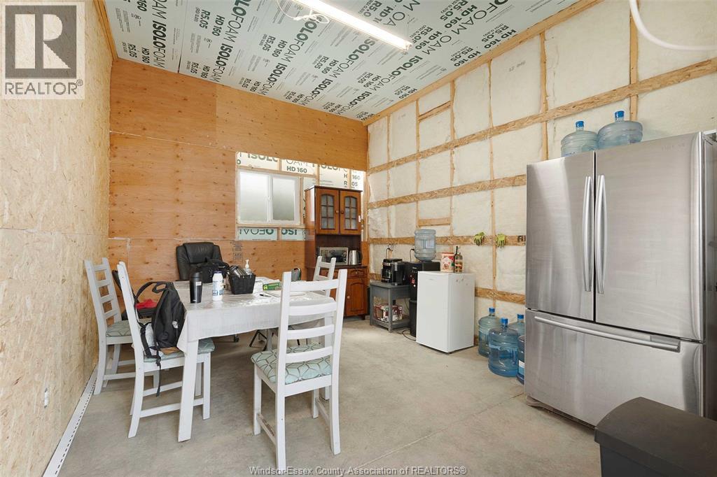 Photo 14 of 1027 Mersea Road 2, Leamington ON