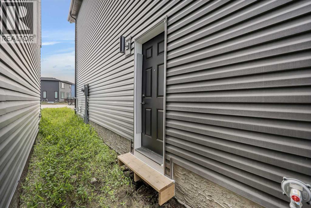 Photo 3 of 14520 24 Street Nw, Calgary AB