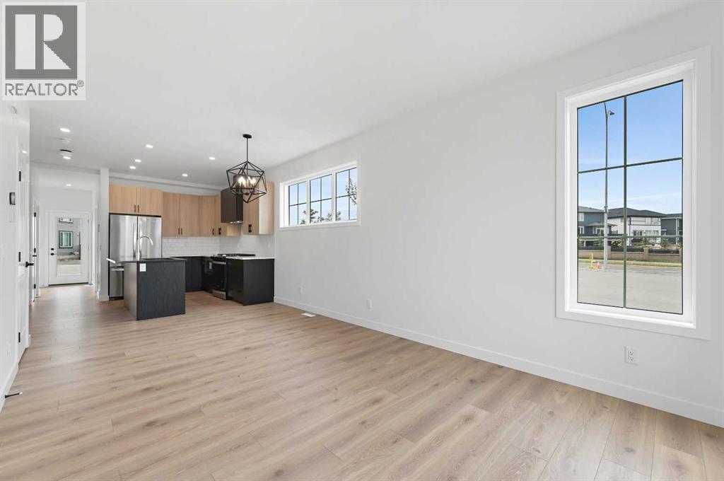 Photo 10 of 14520 24 Street Nw, Calgary AB
