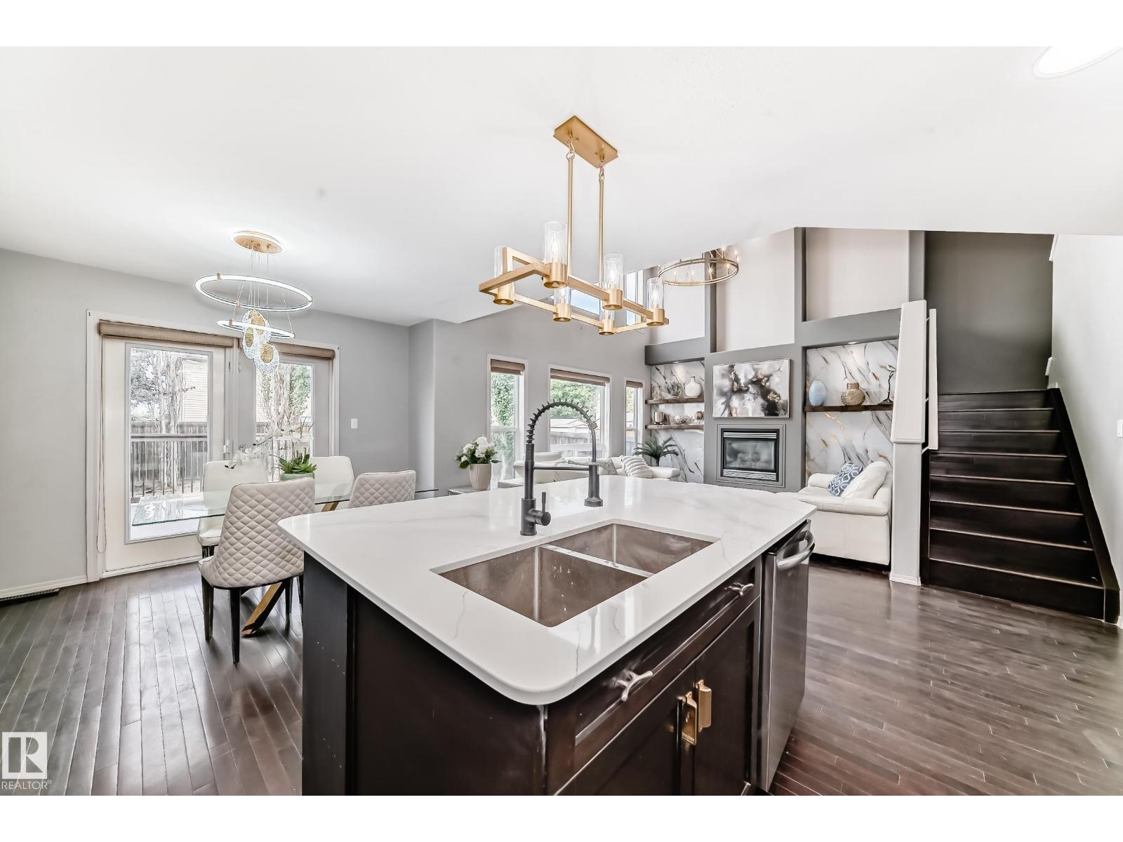 Photo 10 of 11314 167 A Av Nw, Edmonton AB