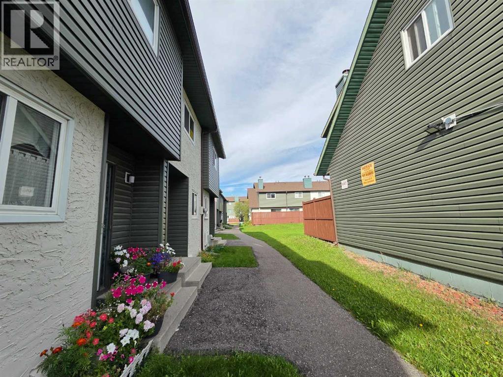 76, 2511 38 Street NE, Calgary, Alberta