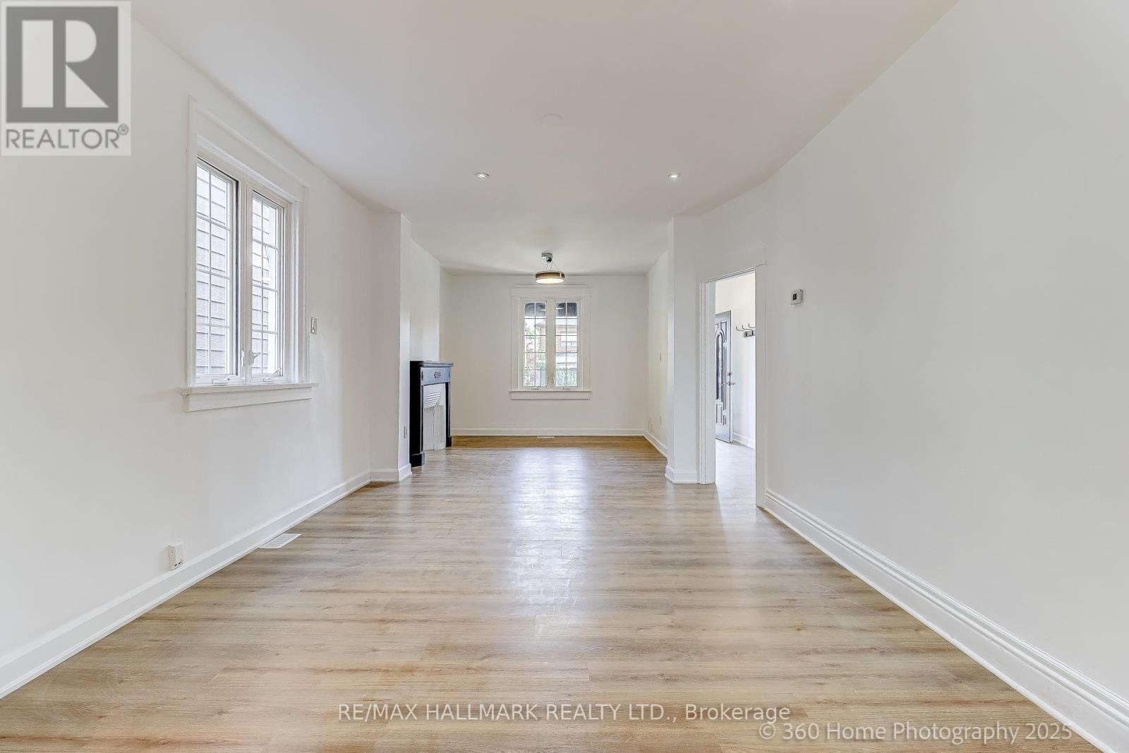 Photo 12 of 18 Conway Avenue, Toronto ON