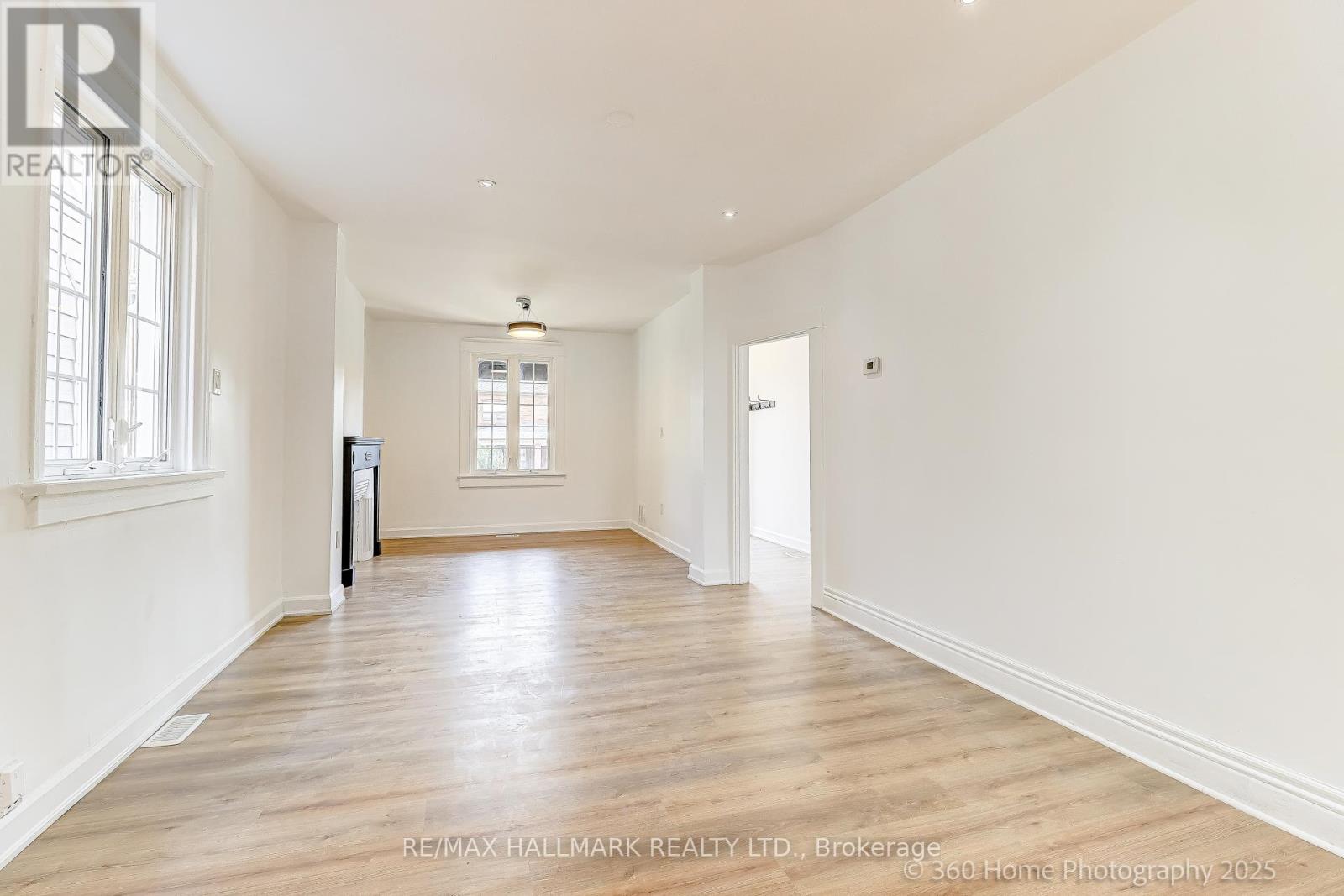 Photo 13 of 18 Conway Avenue, Toronto ON