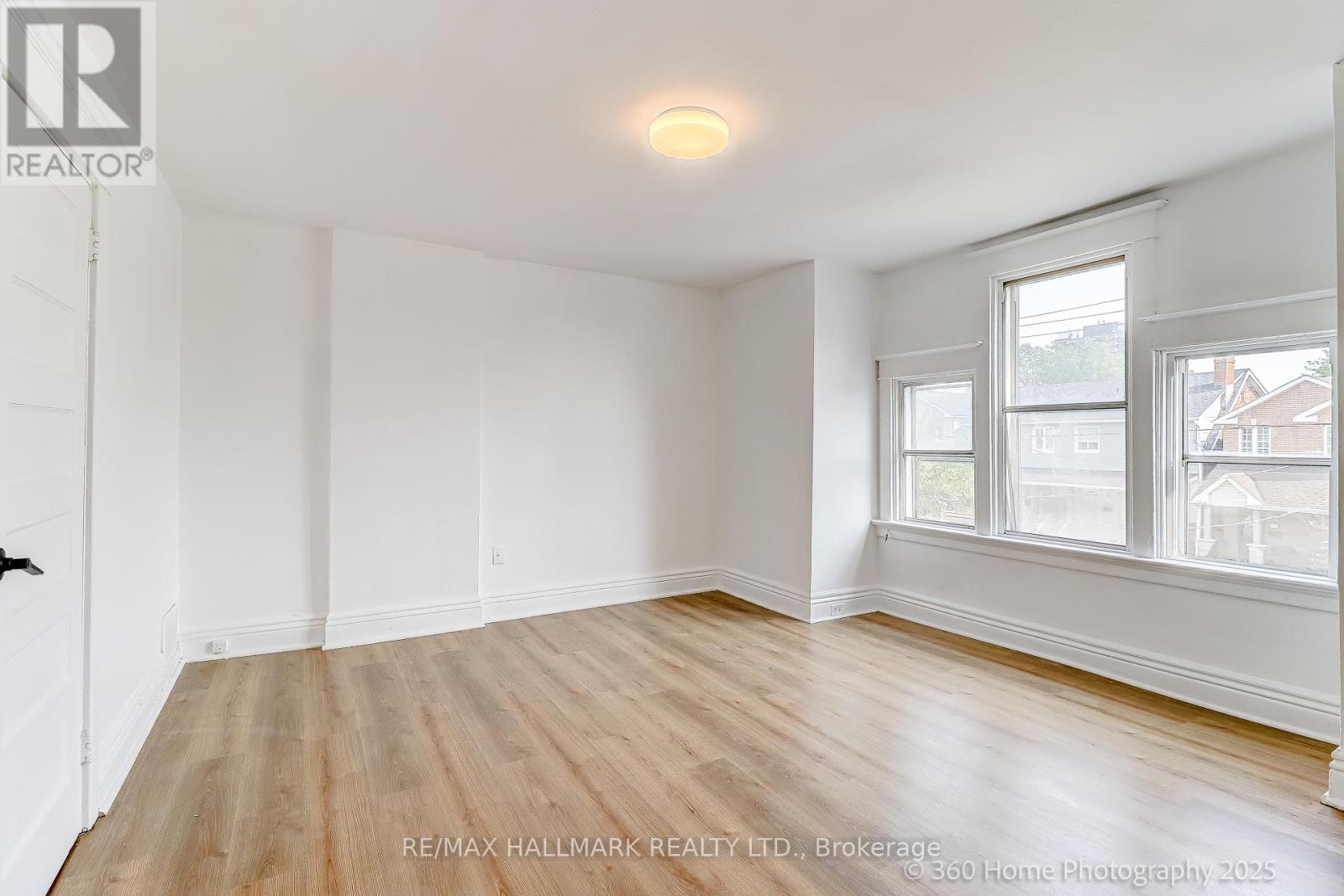 Photo 16 of 18 Conway Avenue, Toronto ON
