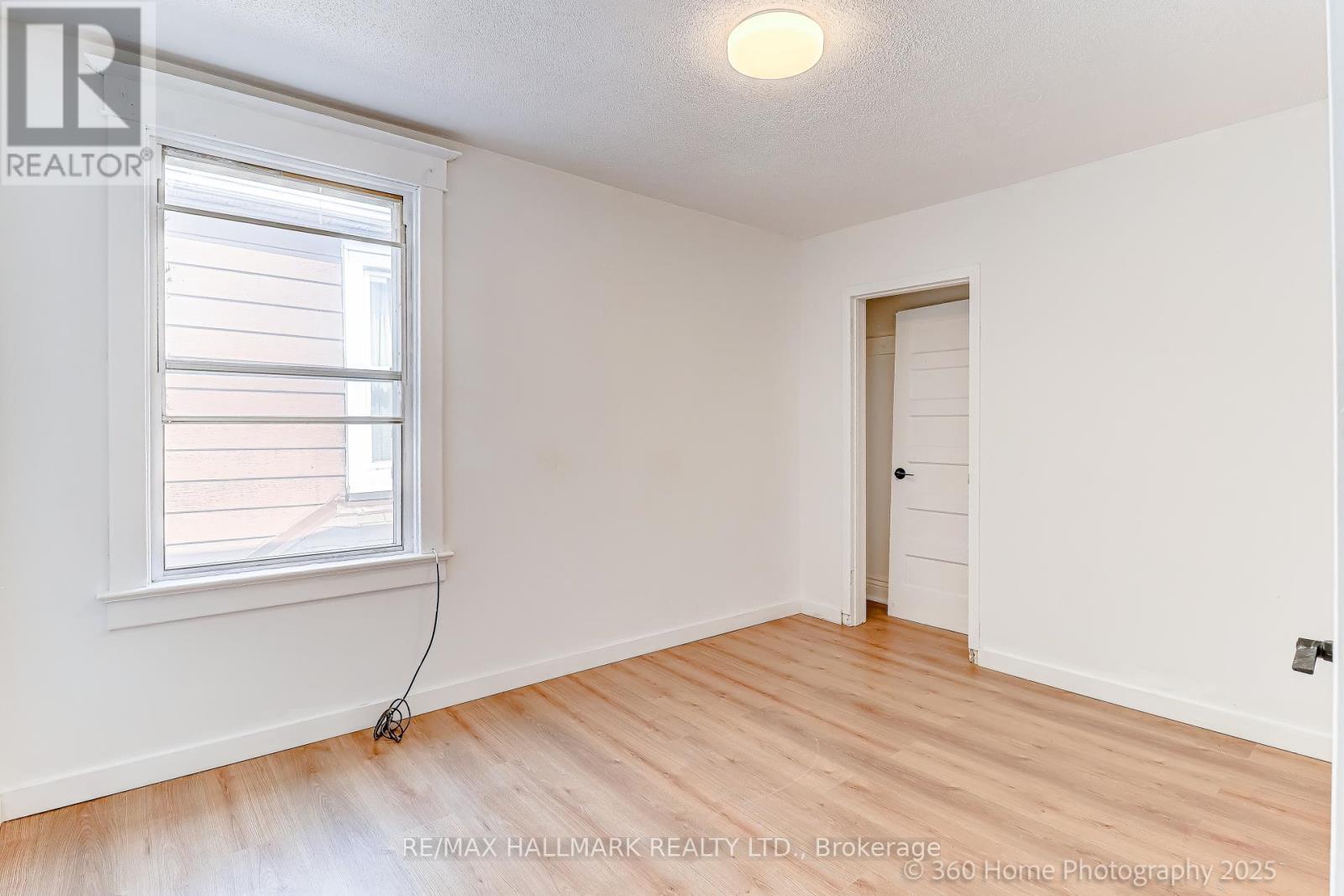 Photo 20 of 18 Conway Avenue, Toronto ON