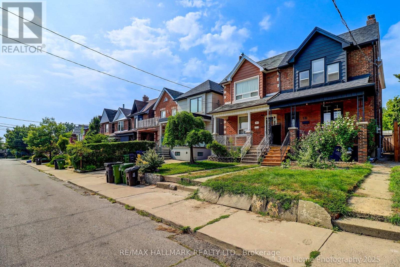 Photo 27 of 18 Conway Avenue, Toronto ON