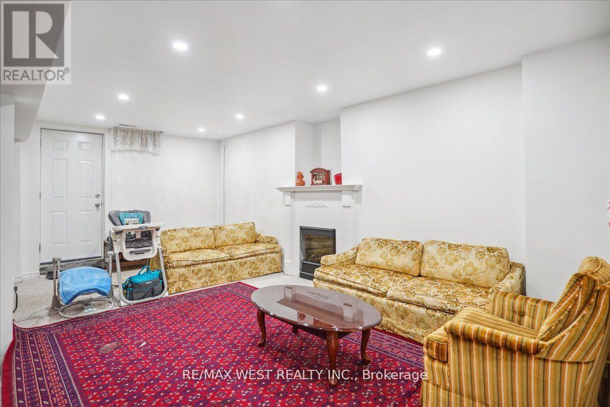 Photo 13 of 3 Branstone Drive, Whitby ON