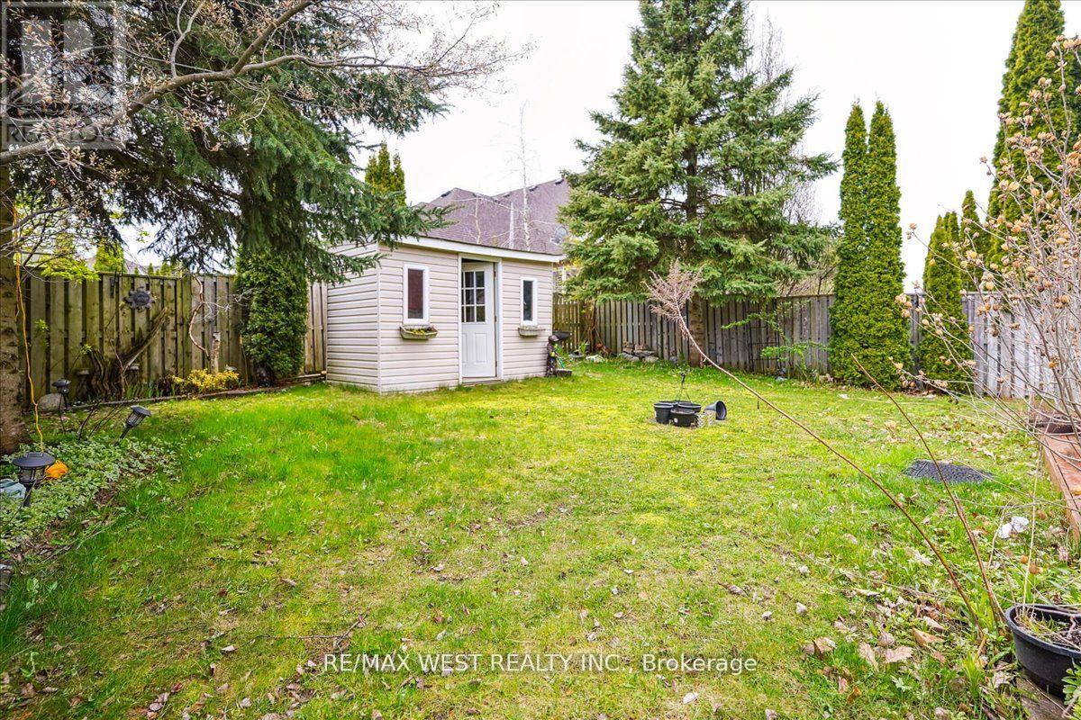 Photo 2 of 3 Branstone Drive, Whitby ON