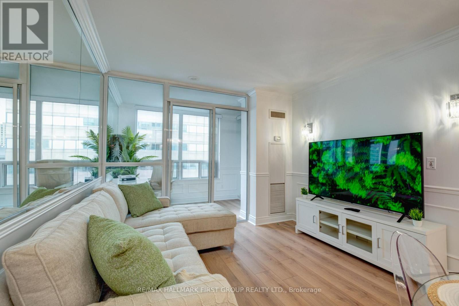 Photo 1 of 1008 60 Brian Harrison Way, Toronto ON